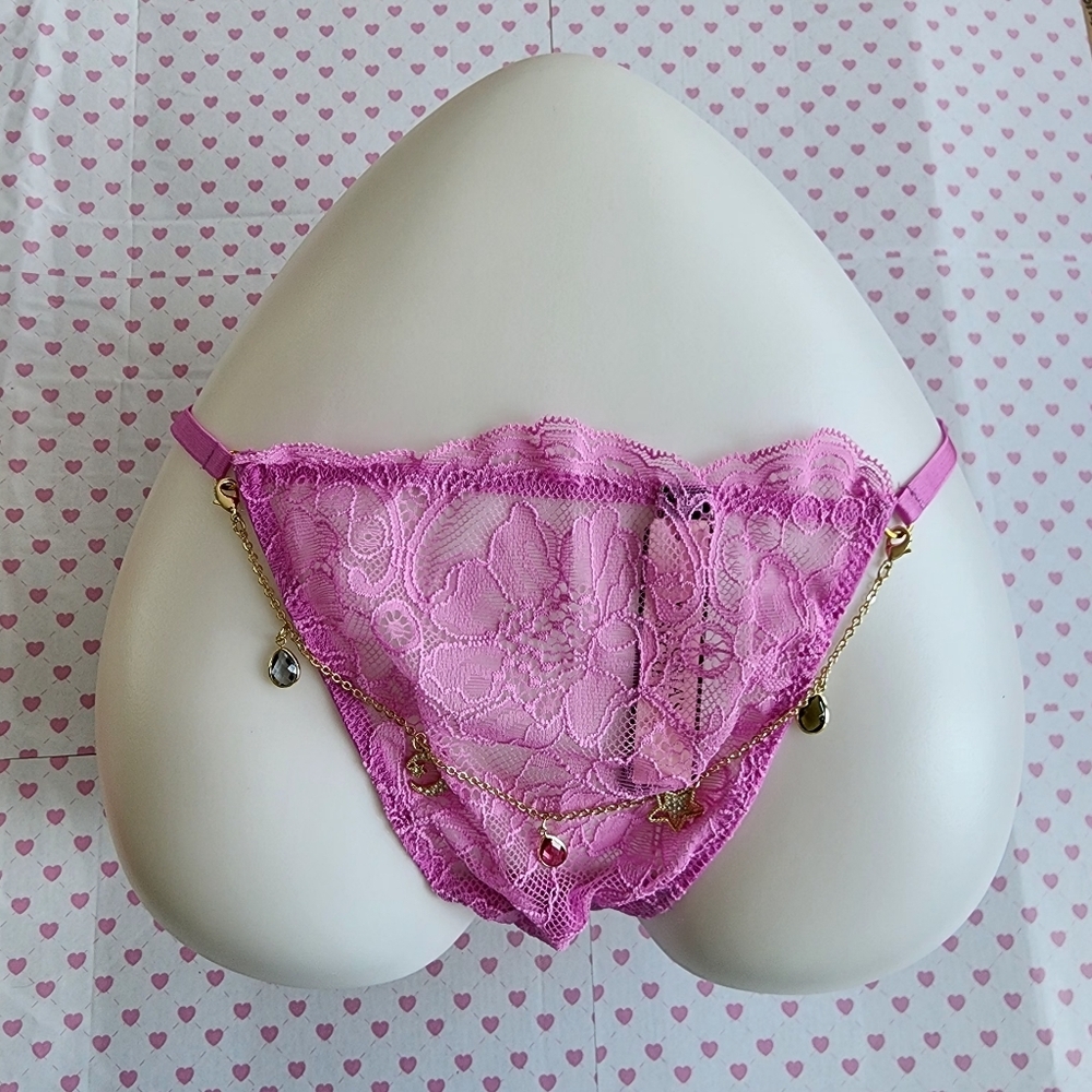 NWT VICTORIA SECRET VERY SEXY Lace V-String Thong  Charm Panty
